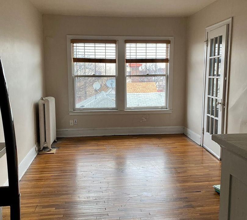 1st image of 2726 Girard Ave S #202