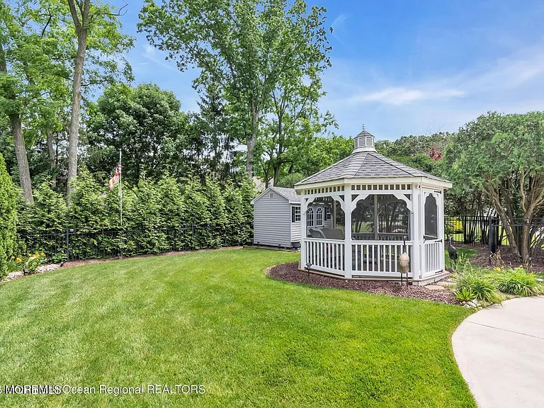 7 Mackenzie Rd — Photo 39