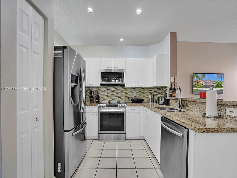 938 Bluewood Ter — Photo 30