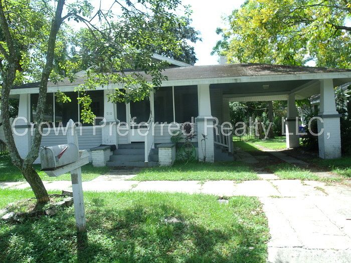 1st image of 710 W Belmar St