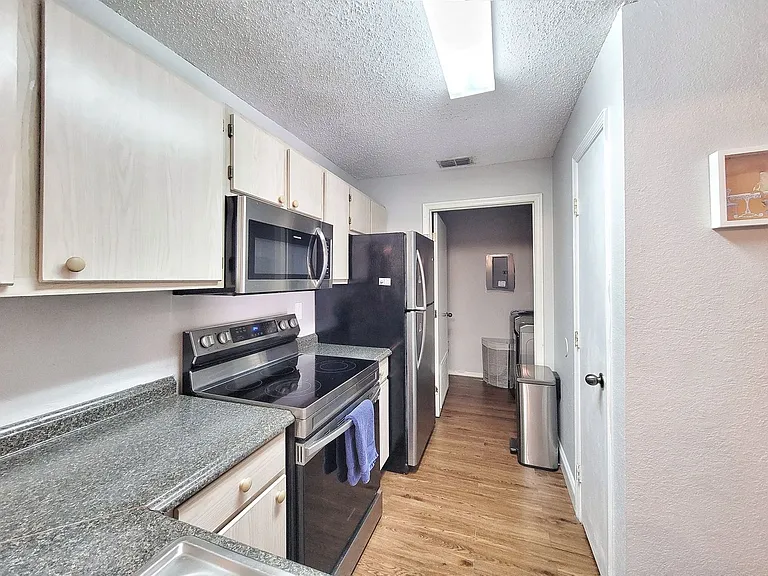 3705 SW 27th St #527 — Photo 9