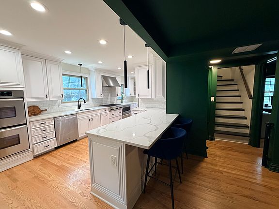 5th image of 1753 Lunt Ave