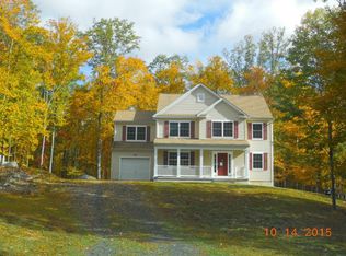 7 Stone Wall Ct, East Stroudsburg, PA 18302