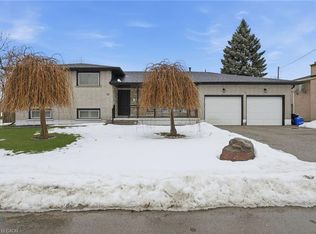 20 Amber St, Brantford, ON N3R 2V9