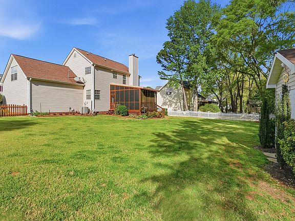 5th image of 117 Summerwalk Pl