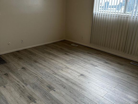5th image of 3104 W Lake Ave #A