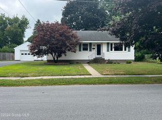 190 W Circular St, Saratoga Springs, NY 12866