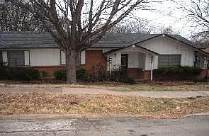 2nd image of 805 Walter Hill Dr