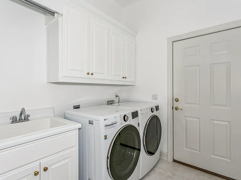 5930 Hermitage Dr — Photo 29