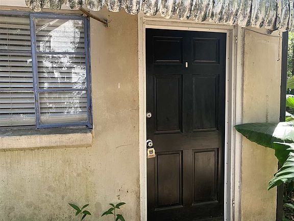 2nd image of 729 E Jefferson St