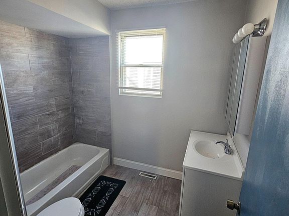 5th image of 3963 Wyalusing Ave