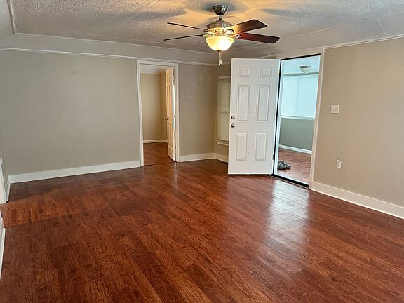 3rd image of 3191 Fisher Ave