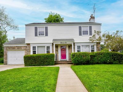 1310 Surrey Place, Rockville Centre, NY, 11570