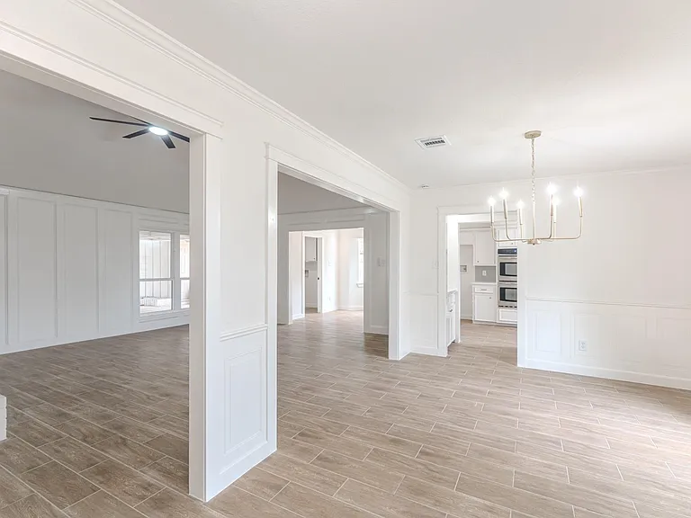 10519 Kirkwren Dr — Photo 4