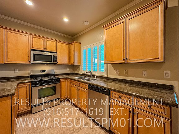 3rd image of 632 Shasta Oaks Cir