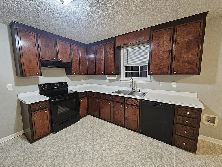 64 Sallie Dr — Photo 3