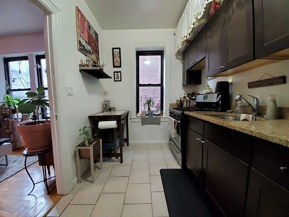 3rd image of 4408 47th Ave APT A4