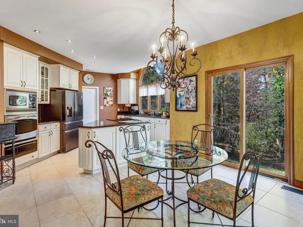 7929 Wellington Dr, Warrenton, VA 20186
