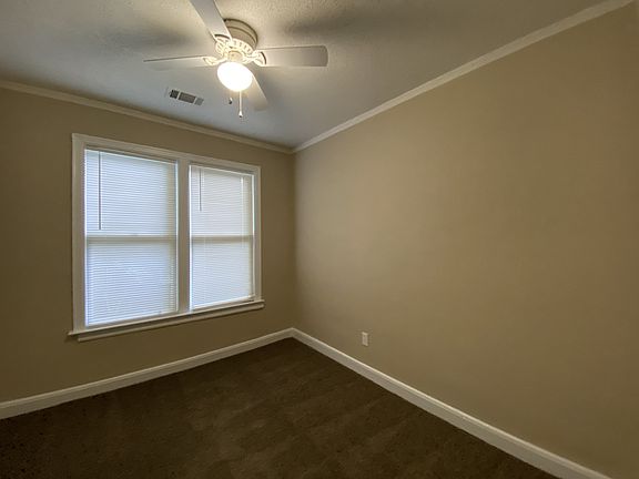 5th image of 3577 Bowen Ave