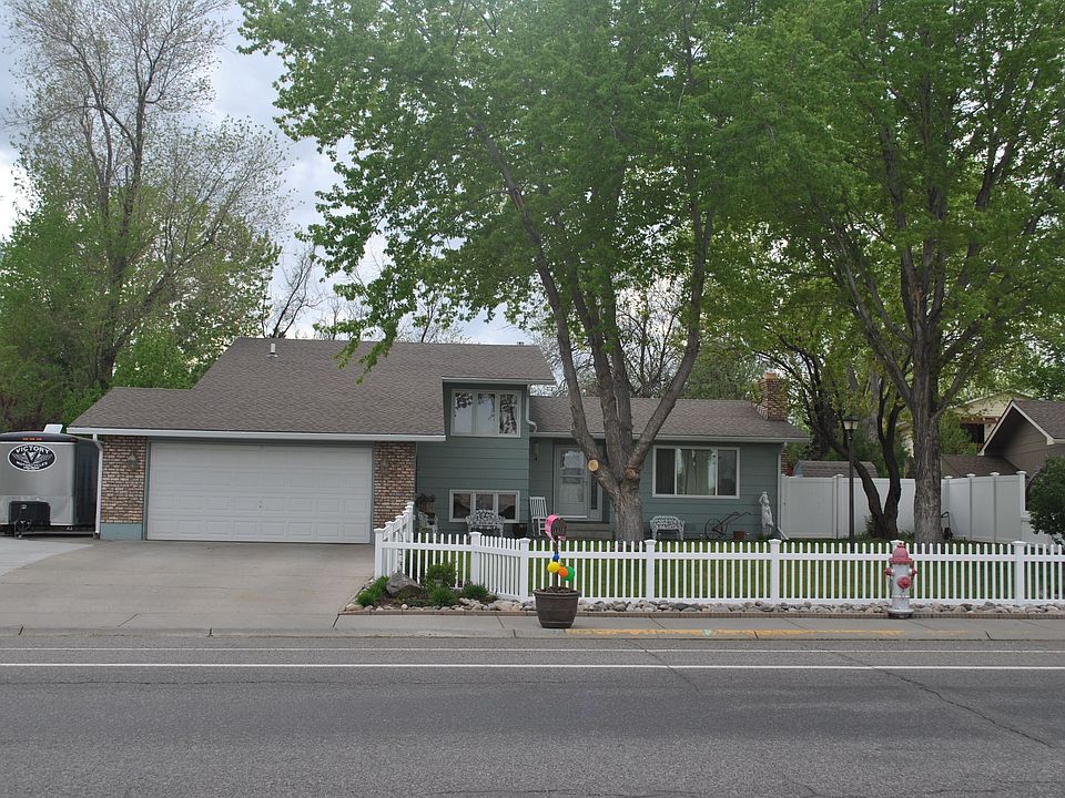 RV Parking/Vinyl Fence