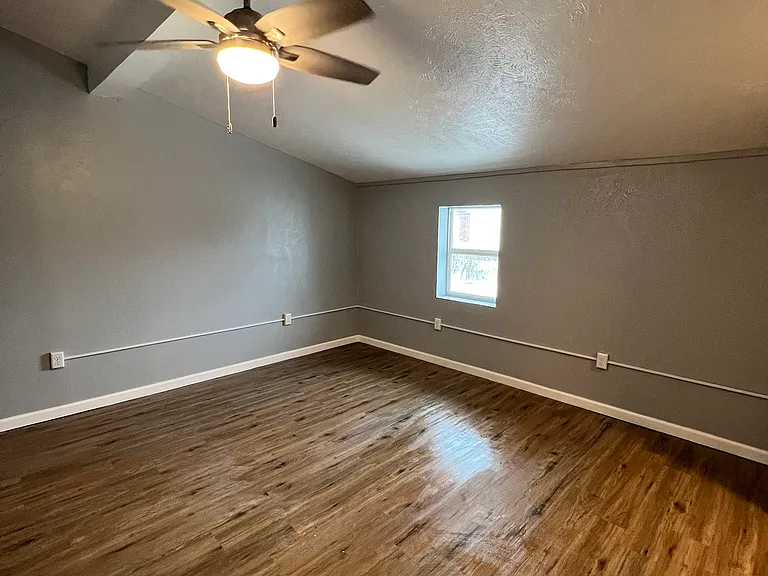 121 W Madison St #4 — Photo 5