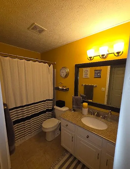 3 bed, 2.5 bath, 2292 sqft, $2,250 — Photo 4