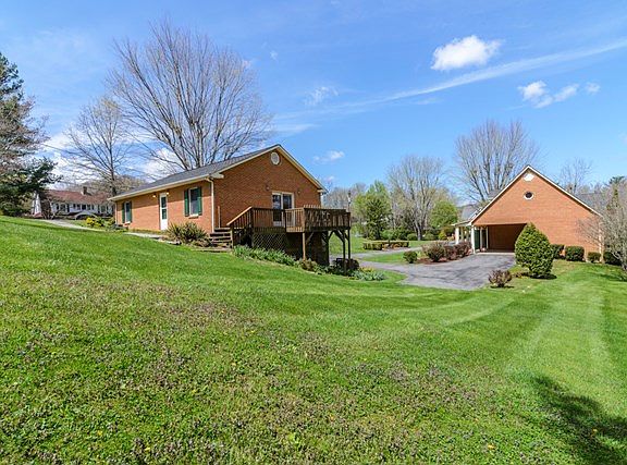 4th image of 12227 College Dr