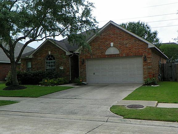 3rd image of 906 Portsmouth Dr