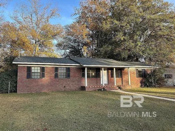 114 Avalon St, Brewton, AL 36426
