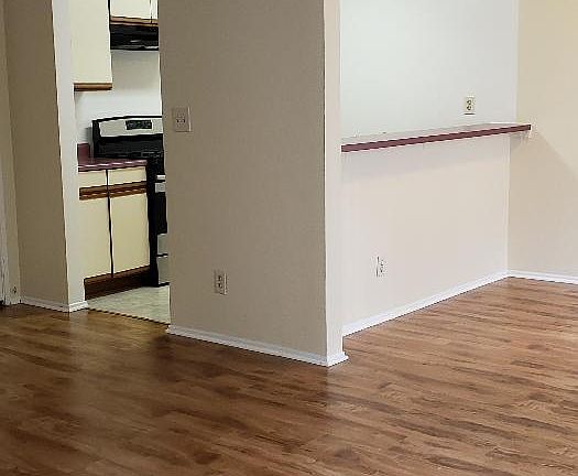 4th image of 849 Padilla St #206