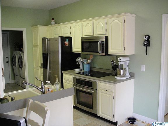 3rd image of 209 Greenlawn Dr