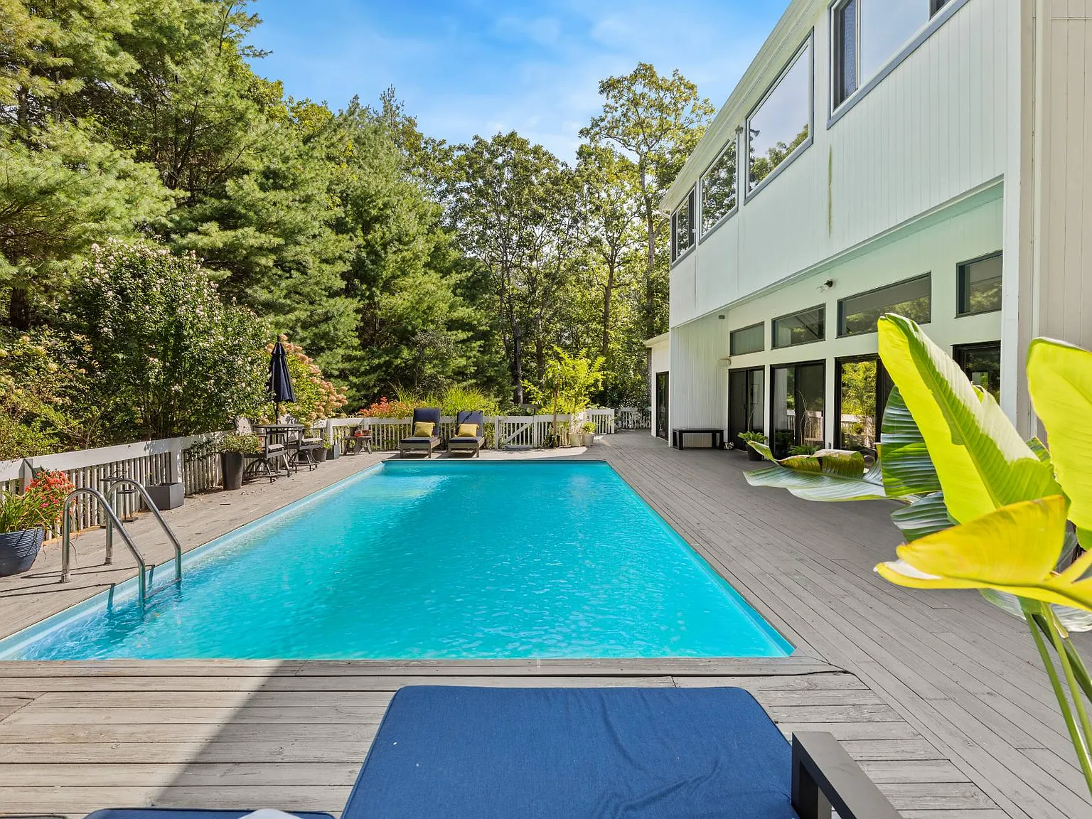 Serene Retreat with Pool & Modern Amenities — Photo 3