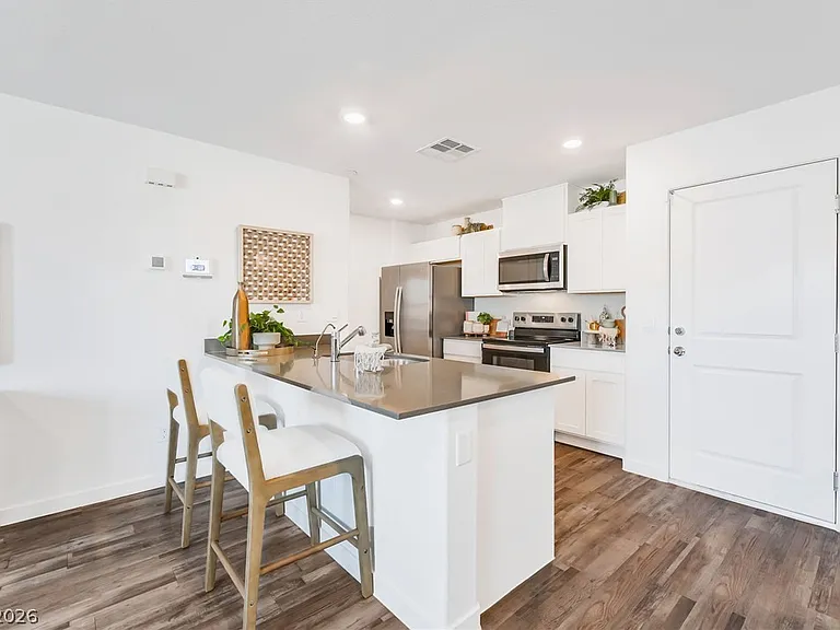 903 Rosy Starling St — Photo 13