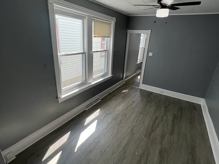 916 Birch St — Photo 7