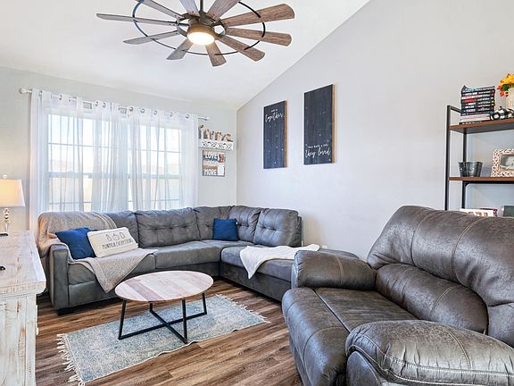 3rd image of 1135 New Village Dr NW