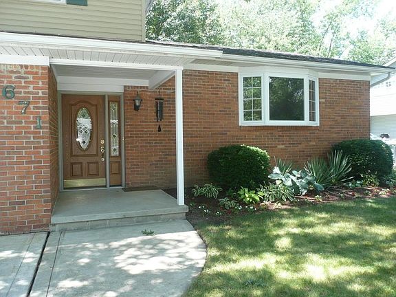 3rd image of 671 Heritage Blvd