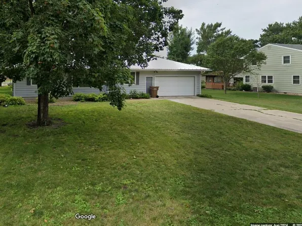 240 4th St SE, Glenville, MN 56036