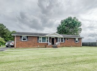 225 Austin Dr, Portland, TN 37148
