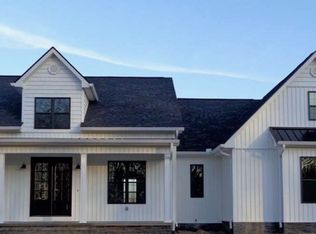 189 Golf View Blvd, Dandridge, TN 37725