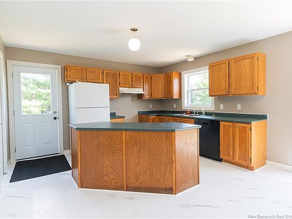 5th image of 3569 Lower Cambridge Rd
