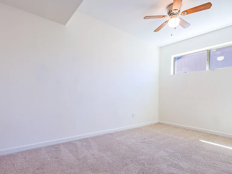 520 S 3rd St — Photo 8