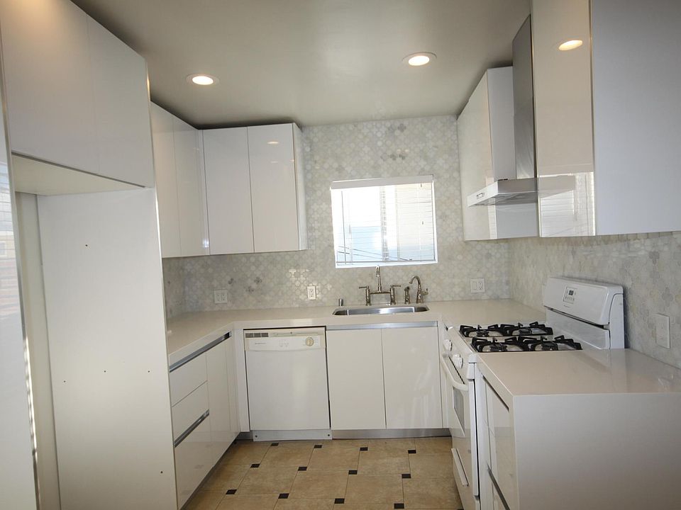 1st image of 12748 Pacific Ave #1/2
