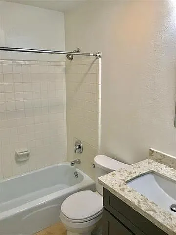 2500 Vivian St #2 — Photo 8