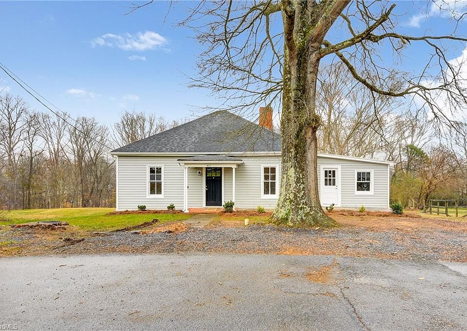 1st image of 903 Overlook Ave