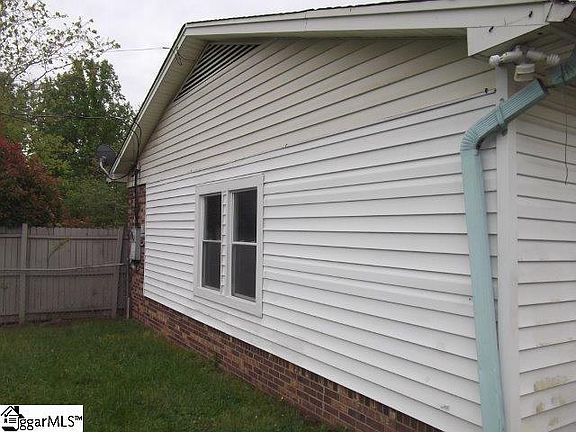 2nd image of 17 Stacy Dr