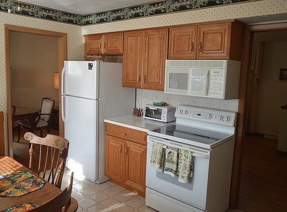 4th image of 556 Beau Dr