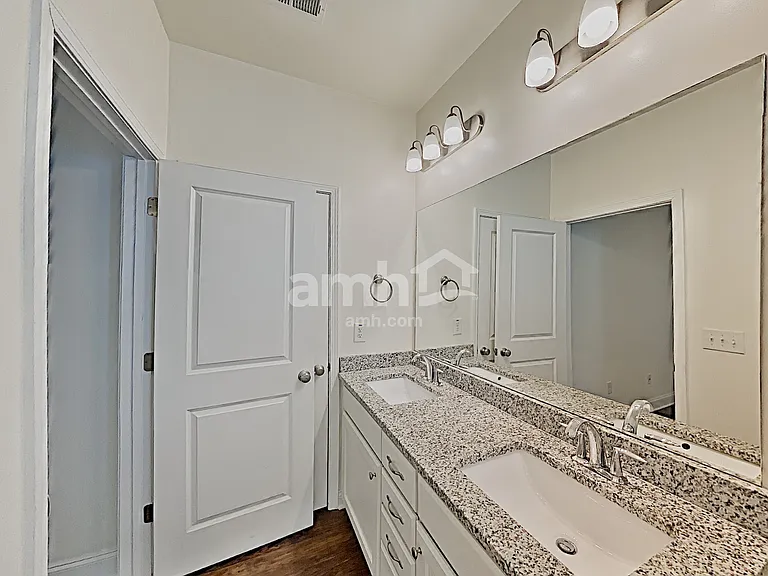 209 McBee Pl — Photo 10