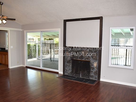 4th image of 1222 Cresthaven Dr