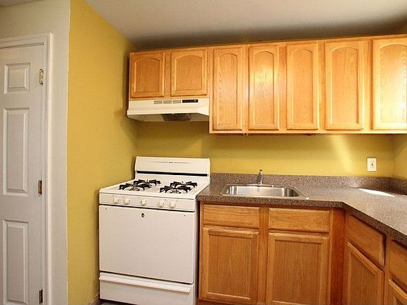 2nd image of 2531 S Sheridan St