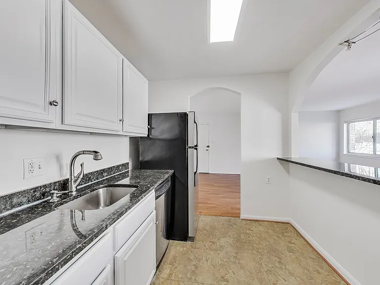 12307 Braxfield Ct #413 — Photo 4